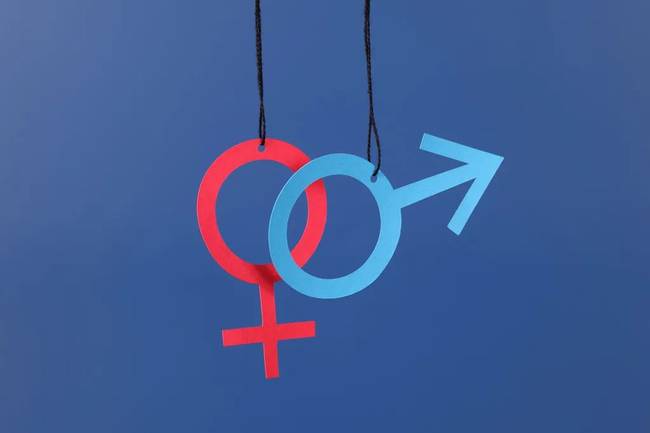 16岁跨性别女孩遭遇性别扭转治疗 被电击、注射、循环羞辱